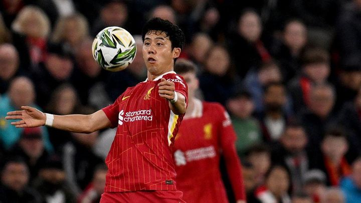 日本代表の絶対的選手、海外超名門で冷遇も有名OBが擁護！「重要になっても驚きなし」