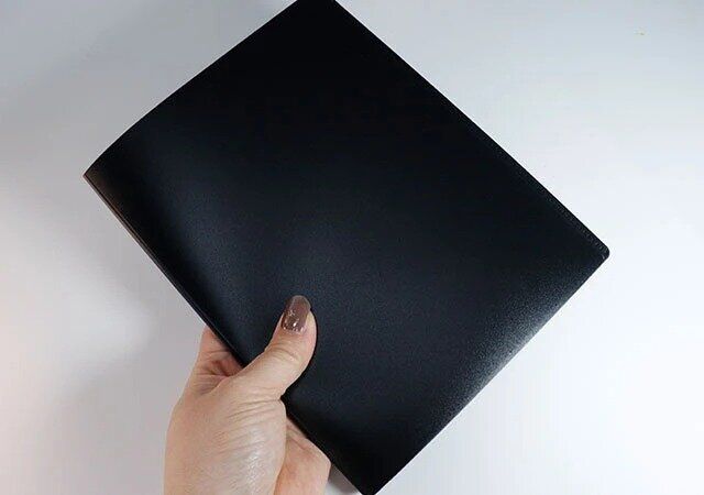 ダイソー 持ち運びしやすいポケット付きノートカバー