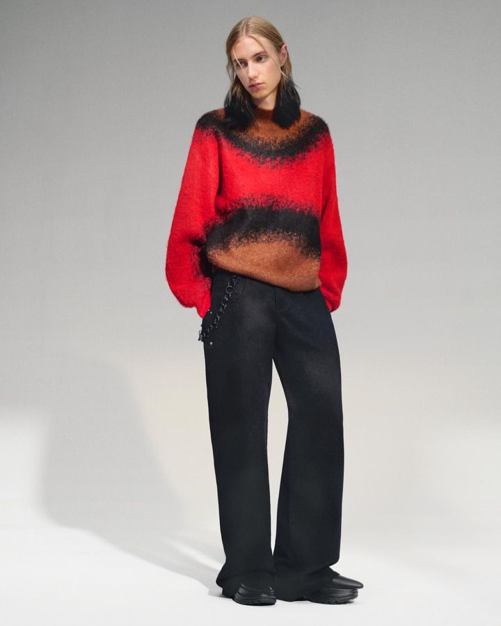 画像: 【Desigual × Alphonse Maitrepierre】「ニット」￥26,900（税込）、「パンツ」￥22,900（税込）、「ブーツ」￥43,900（税込）