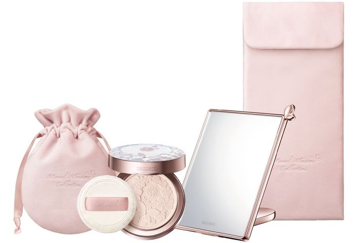 マルセル ワンダース コレクション コスメデコルテ フェイスパウダー ⅩIV 18g x 2個（レフィル） ￥27,500（12月1日より限定発売） ※セット内容／オリジナルハンドミラー、鏡付きコンパクト、パウダーレフィル 2個、パフ 2個、専用ケース（ミラー用・コンパクト用）