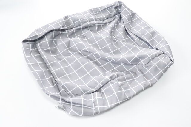 ダイソー マチありトラベル収納ケース（チェック） 薄型