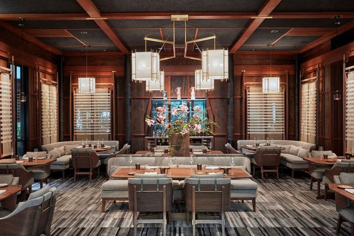 NYのデザイン事務所アブロコがインテリアを担当したラグジュアリーなレストラン。宿泊可能なゲストルーム5室も併設。Photo_ Garrett Rowland