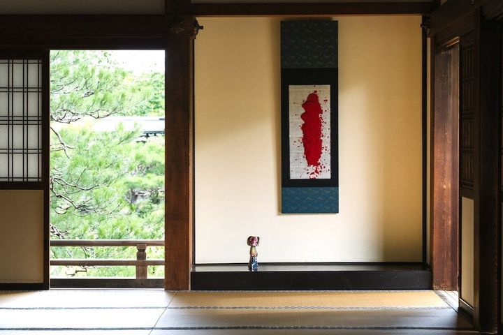 Installation view at Ryosokuin Zen Temple, Kyoto, Japan Photo_ Mitsuru Wakabayashi Courtesy of Executive Committee, “黙：Speaking in Silence ” Exhibition ©︎2024 Bosco Sodi, ©2024 Izumi Kato