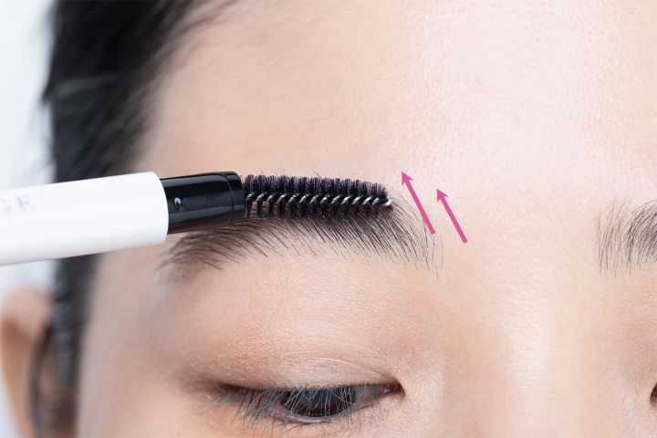 40代メイク アラフォー 眉毛 太眉 描き方 ブラッシング