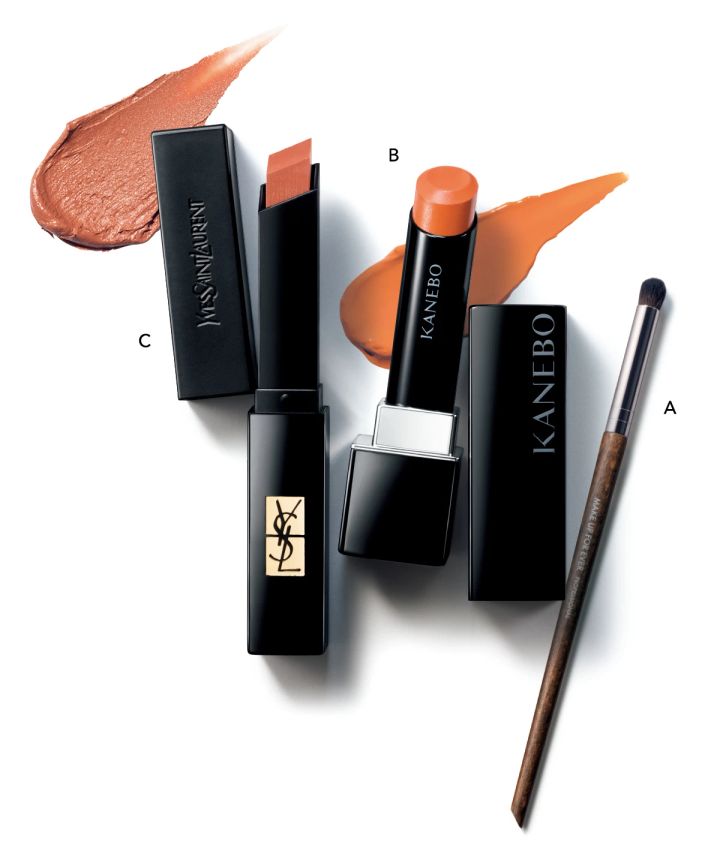 40代メイク 大人の唇のふっくら感は色でなく質感でプラスする