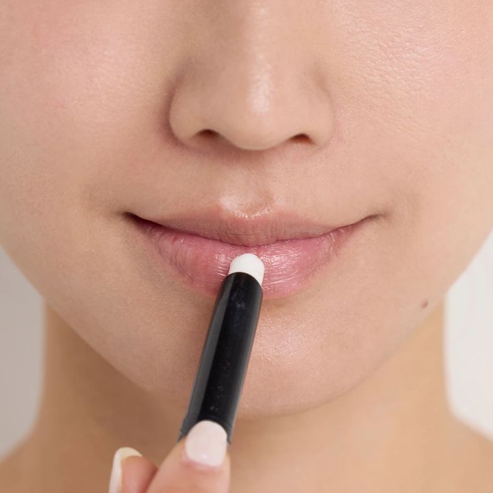 40代メイク リップメイクの第一歩はミゾを埋めることから