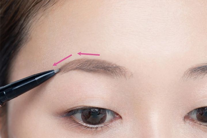 40代メイク アラフォー 眉毛 描き方 細眉 眉尻