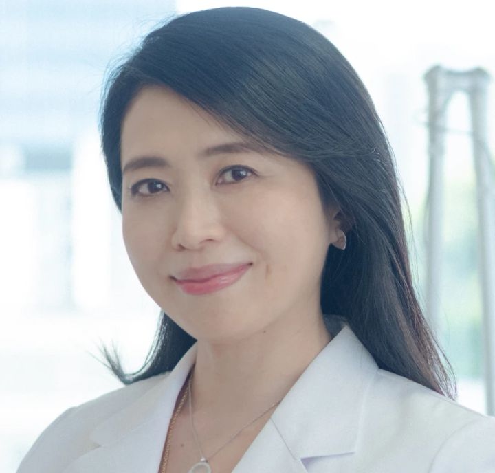 【40代メイク特集】若見え、垢抜け印象も叶う！ OVER40歳にちょうどいいメイクのやり方をレッスン_69