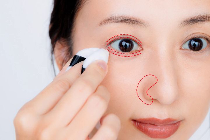 40代 アイメイク 若見えメイク目の下のシワやたるみフェイスパウダーで崩れを防ぐ