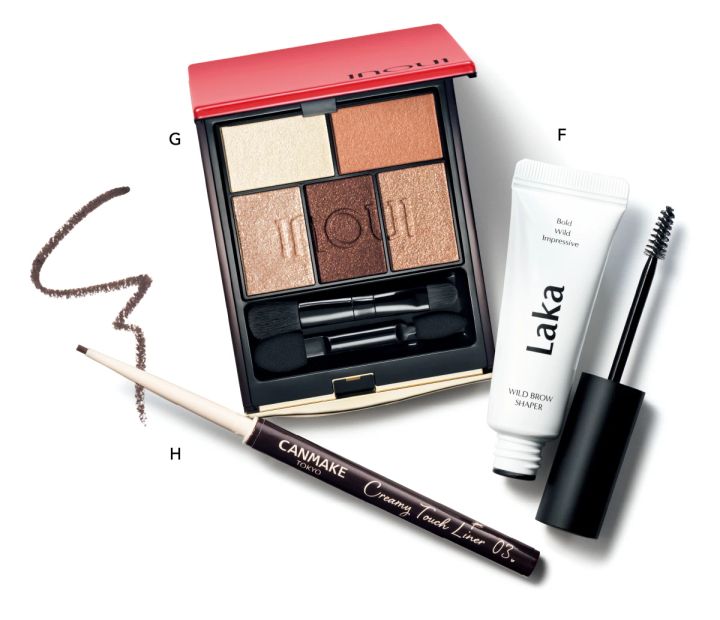 40代メイク その人の綺麗が際立つから目元はヌーディに溶け込ませる