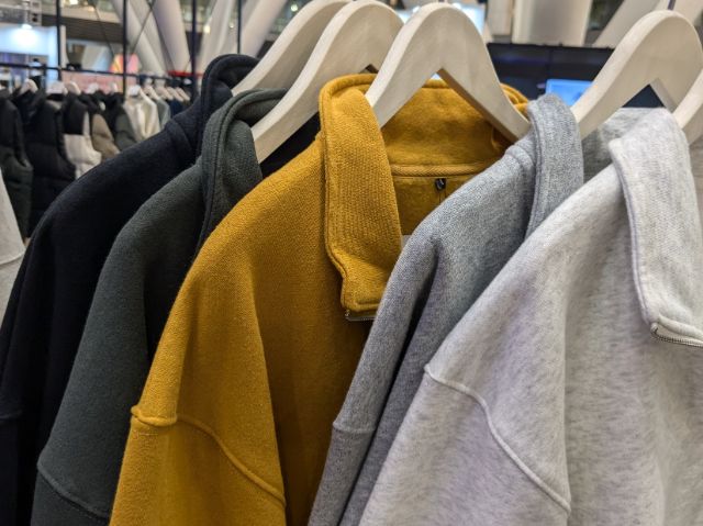 5色のヘビーウェイト裏起毛ハーフジップ