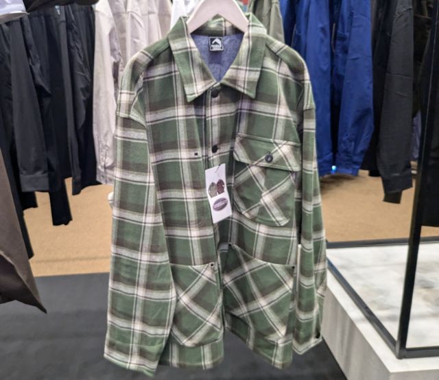 グリーンのウォームシールドフリースカバーオール