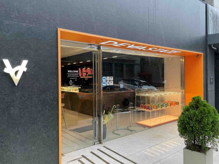 自家焙煎の豆を挽きたてで淹れるこだわりのカフェ、デバステート。