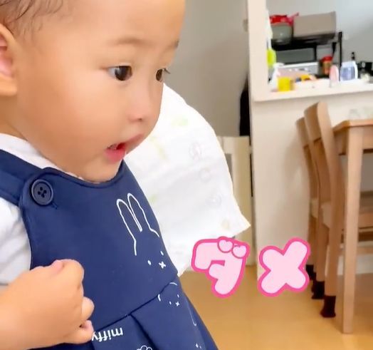 １才姉が３カ月の妹に「ダメ！」その理由は…