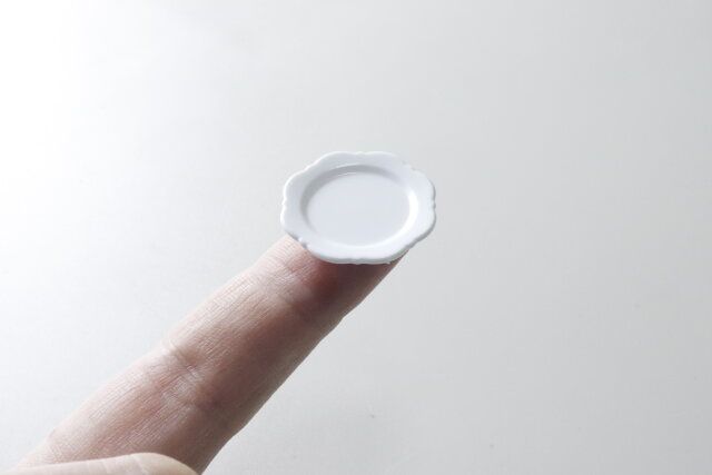 ダイソー ミニチュア食器ホワイト サイズ