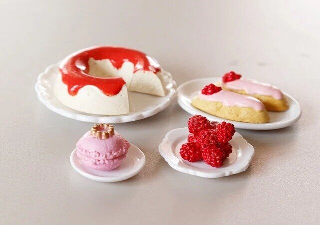 ダイソー ミニチュア食器ホワイト ディスプレイ