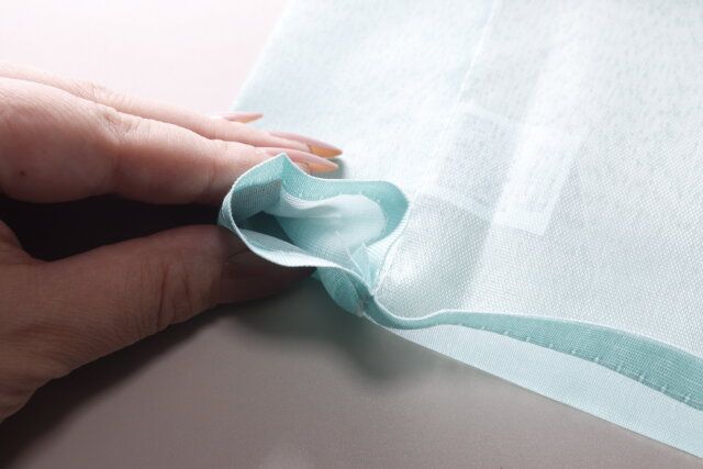 セリア オイスター ミニカーテン ポール穴