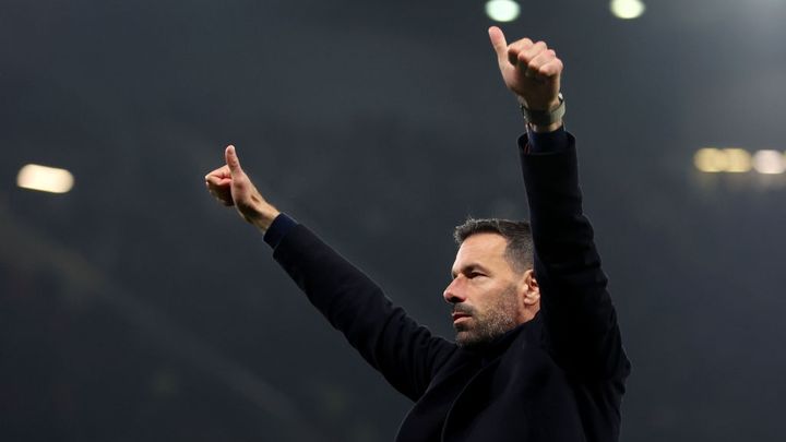 これが英雄の帰還！暫定監督就任のプレミア名門、スタジアムの歓迎ぶりが胸アツ 「ルーーーーー」