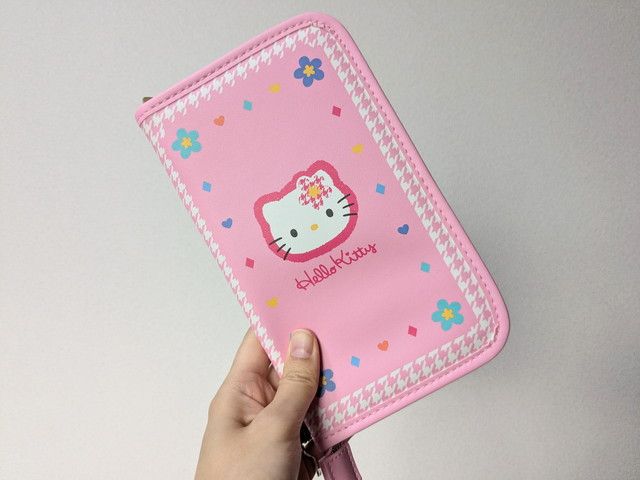 ハローキティ50thANNIVERSARYマルチケース