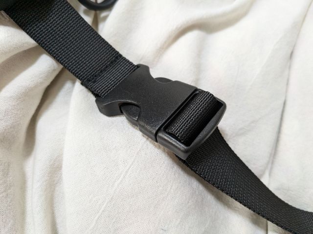 ショルダーストラップ