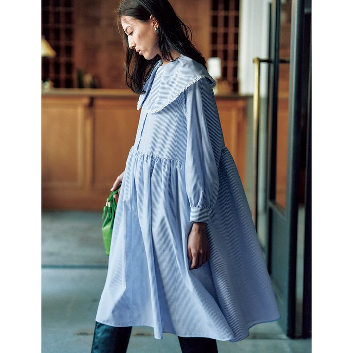 フリルカラーシャツワンピ×デニムコーデの笹川友里さんの写真