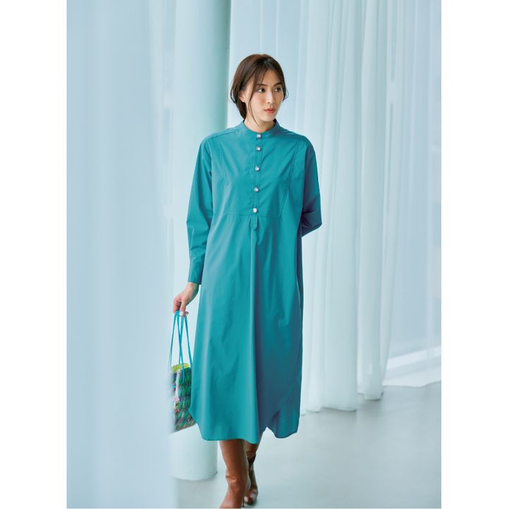 グリーンのシャツワンピ×ブーツの笹川友里さんコーデ