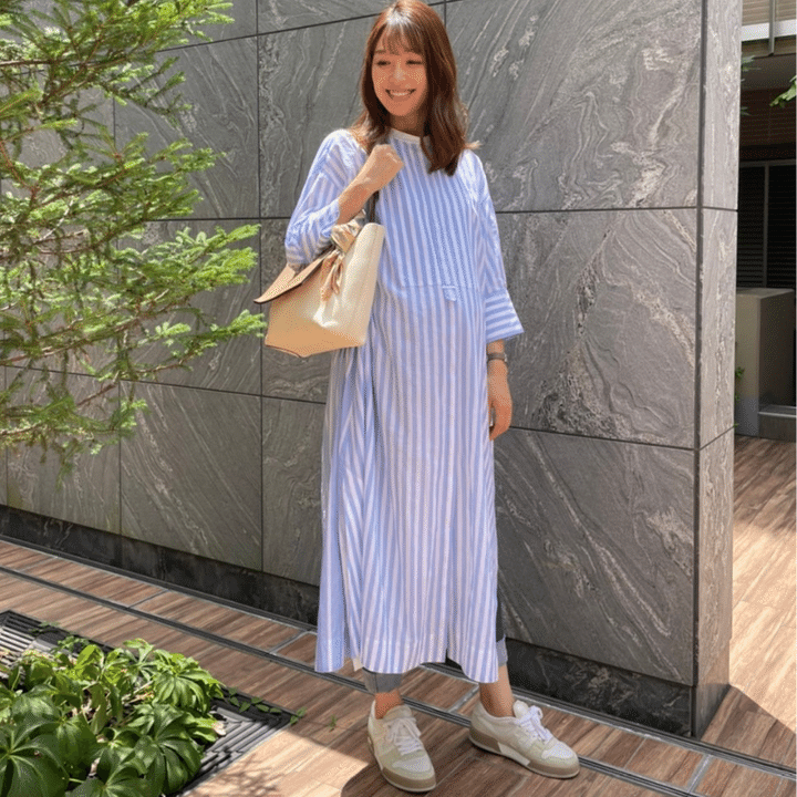 井手翔子さんのストライプシャツワンピコーデ