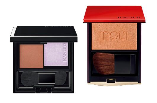 右：インウイ チーク 03 ￥6,050（資生堂） 左：ムードブースティングブラッシュ 03 ￥5,830〈セット価格〉（カネボウインターナショナルDiv.）