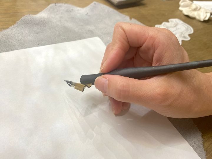 手前に引くようなイメージで書くと◎