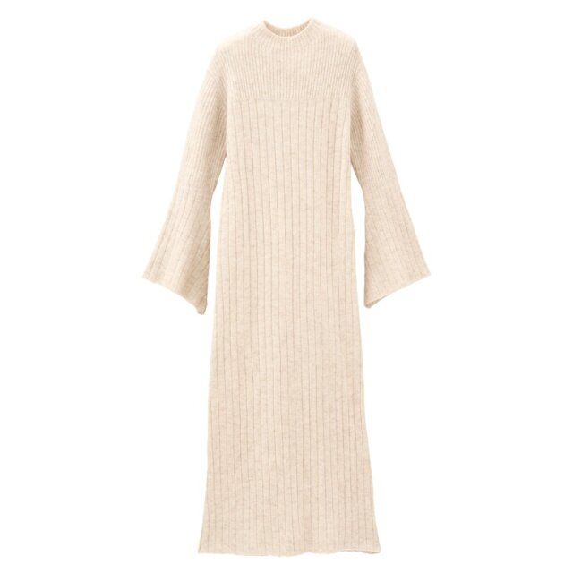 しまむらの袖フレアニットワンピース