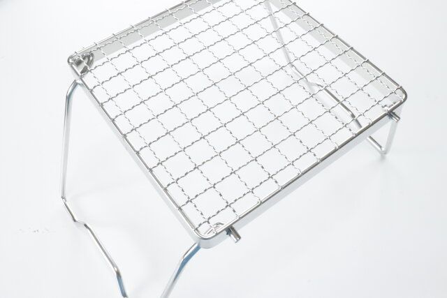 ダイソー 折り畳み五徳（ポーチ付） 使用時