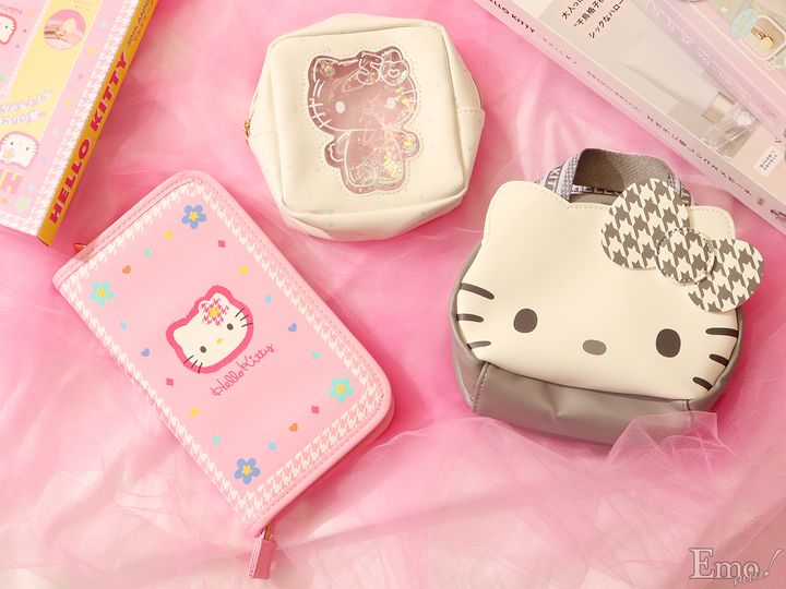 90年代にヒットした“カオハナ”キティやキティ形の窓からラメやモチーフがゆらゆら漂うデザインまで！ハローキティ50周年記念ポーチが続々登場