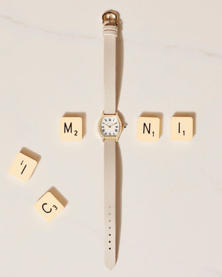 「トーチュ」ウォッチ（YG、ケース径26.15×20.9mm、クォーツ）￥2,600,400 ＊世界150本限定 © CARTIER