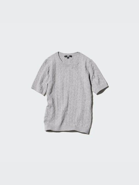 ユニクロケーブルクルーネックセーターのグレー