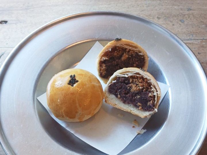 「紅豆肉鬆餅」 1個320円