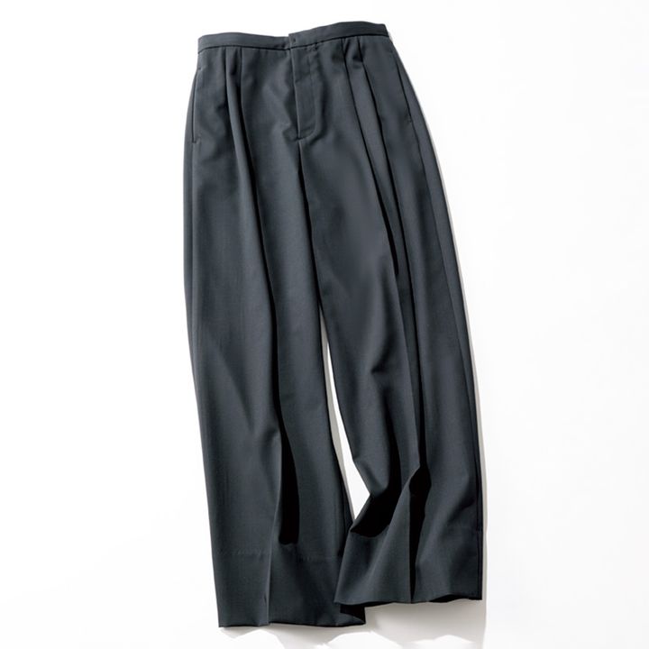 ATONのグレーのスラックス