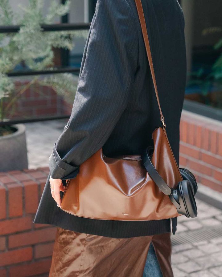 晩秋におすすめな“ワンピース+パンツ”の重ね着スタイル5選。上級者の技が光る着こなしは必見【TOKYO SNAP