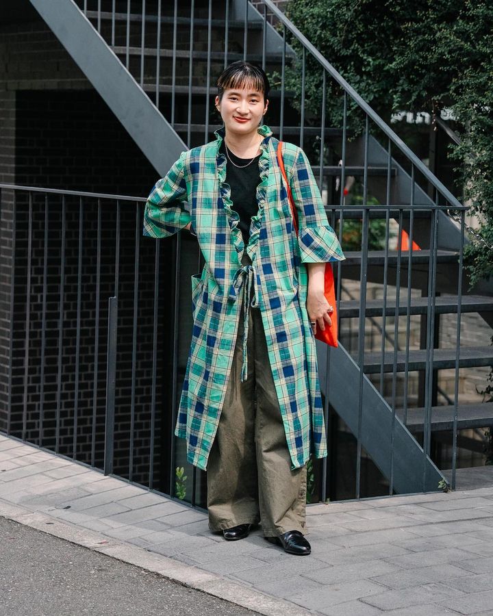 晩秋におすすめな“ワンピース+パンツ”の重ね着スタイル5選。上級者の技が光る着こなしは必見【TOKYO SNAP