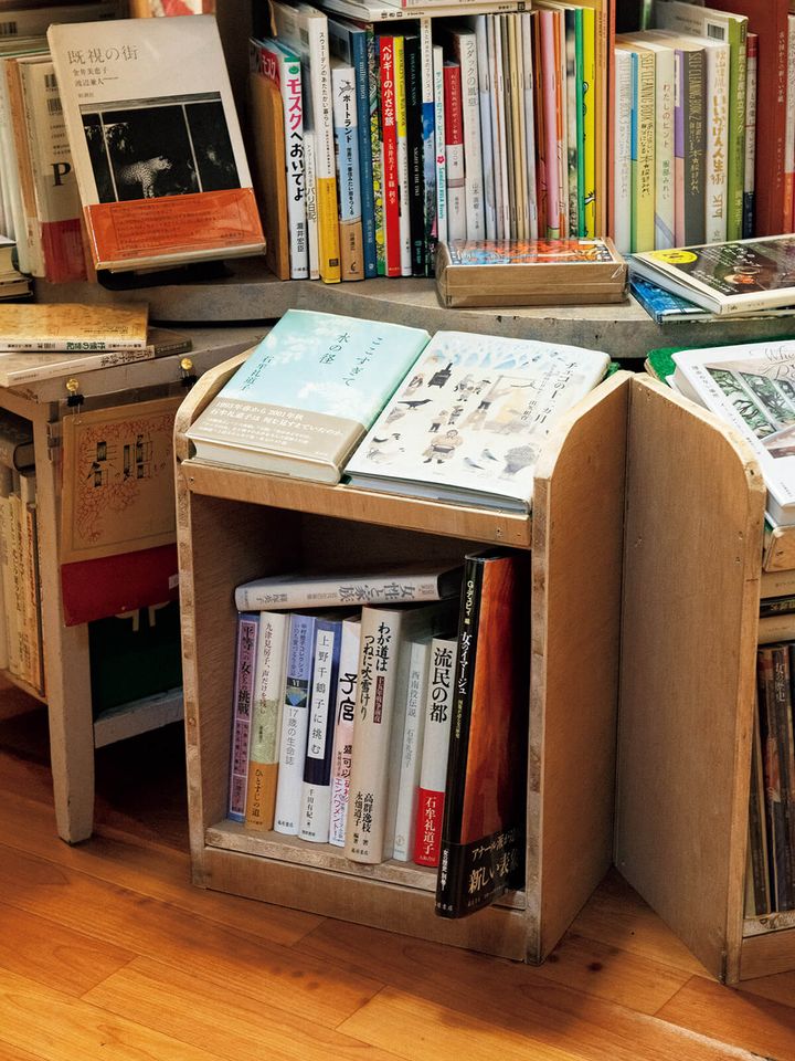 神奈川〈古本イサド ととら堂〉店内