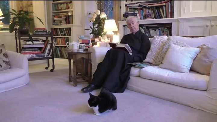 「猫と説教」のロバート・ウィリス司祭亡くなる、幻のwith猫説教動画が公開
