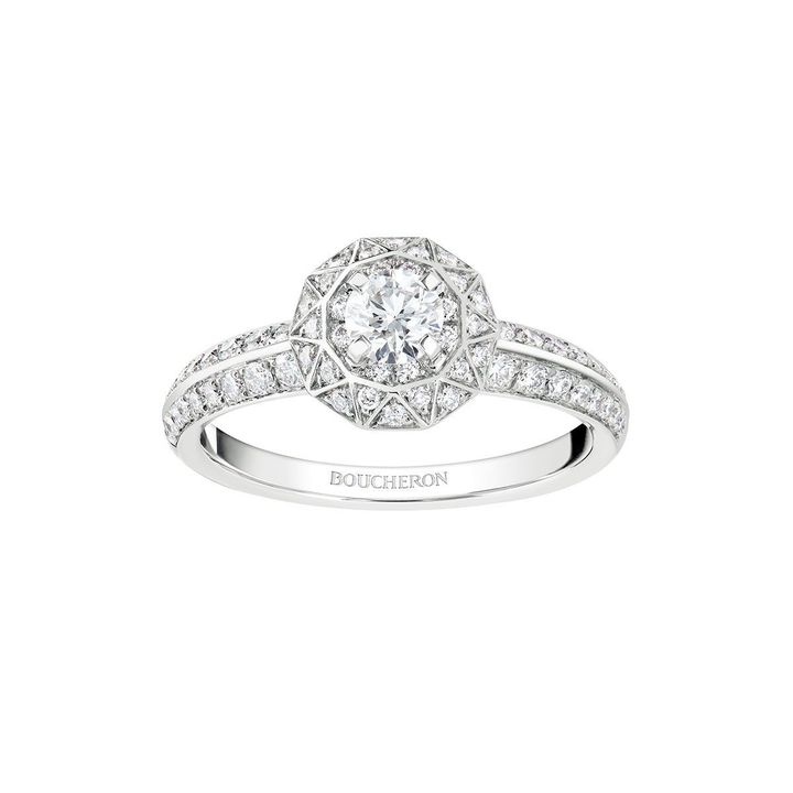 「エトワール ドゥ パリ ソリテール リング」（プラチナ×ダイヤモンド／センター：0.3ct〜） ￥924,000〜／BOUCHERON（ブシュロン クライアントサービス）