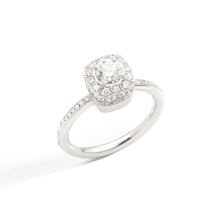 「ヌード」リング（フェアマインドホワイトゴールド×ダイヤモンド） ￥1,606,000／POMELLATO（ポメラート クライアントサービス）