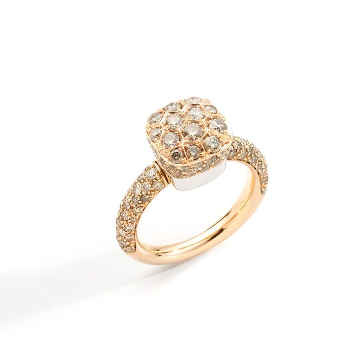 「ヌード」リング（ローズゴールド×ホワイトゴールド×ブラウンダイヤモンド） ￥1,023,000／POMELLATO（ポメラート クライアントサービス）