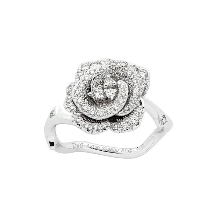 「ローズ ディオール バガテル」（ホワイトゴールド×ダイヤモンド） ￥2,000,000／DIOR FINE JEWELLERY（クリスチャン ディオール）