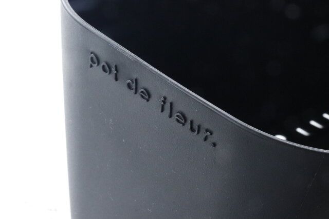 セリア フルーラプランターブラック デザイン