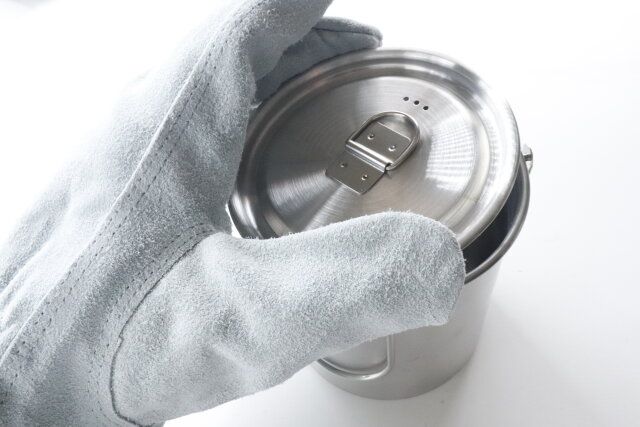 ダイソーの使いやすい焚き火グローブ（裏地付）