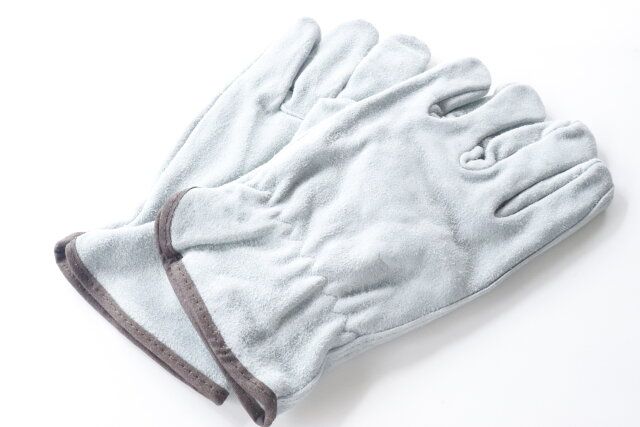 ダイソーの本革の焚き火グローブ（裏地付）