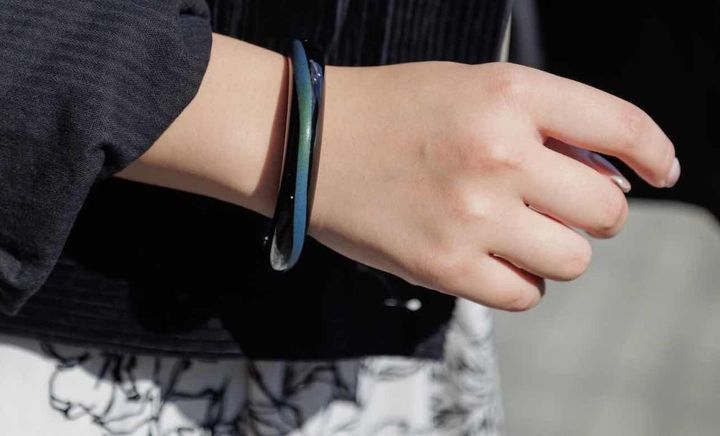 「バングル」1万9800円 