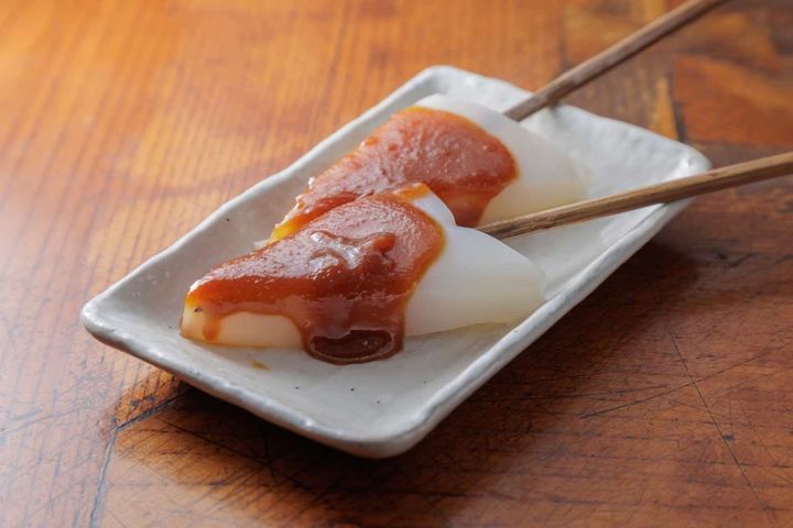 「みそ田楽コース」にはこんにゃくも付く。単品の場合は2本330円