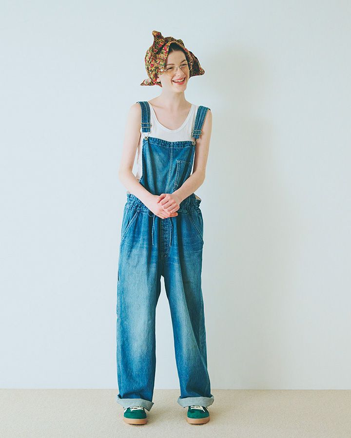 シャツをくるんと巻くだけで一気に垢抜け！秋に試したい巻き物プラスコーデ5選